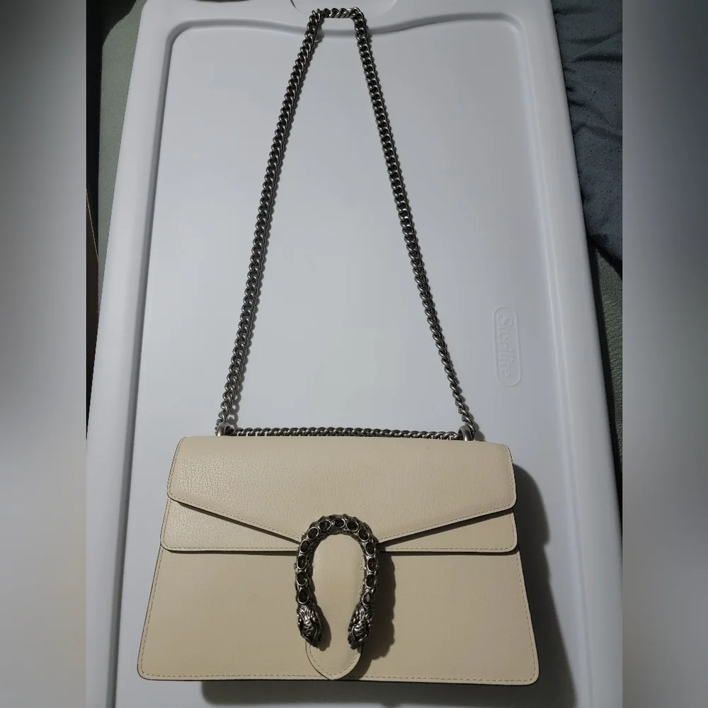 ❤️🔥 Gucci Elegant Cream Chain Shoulder Bag - Picture 1 of 5